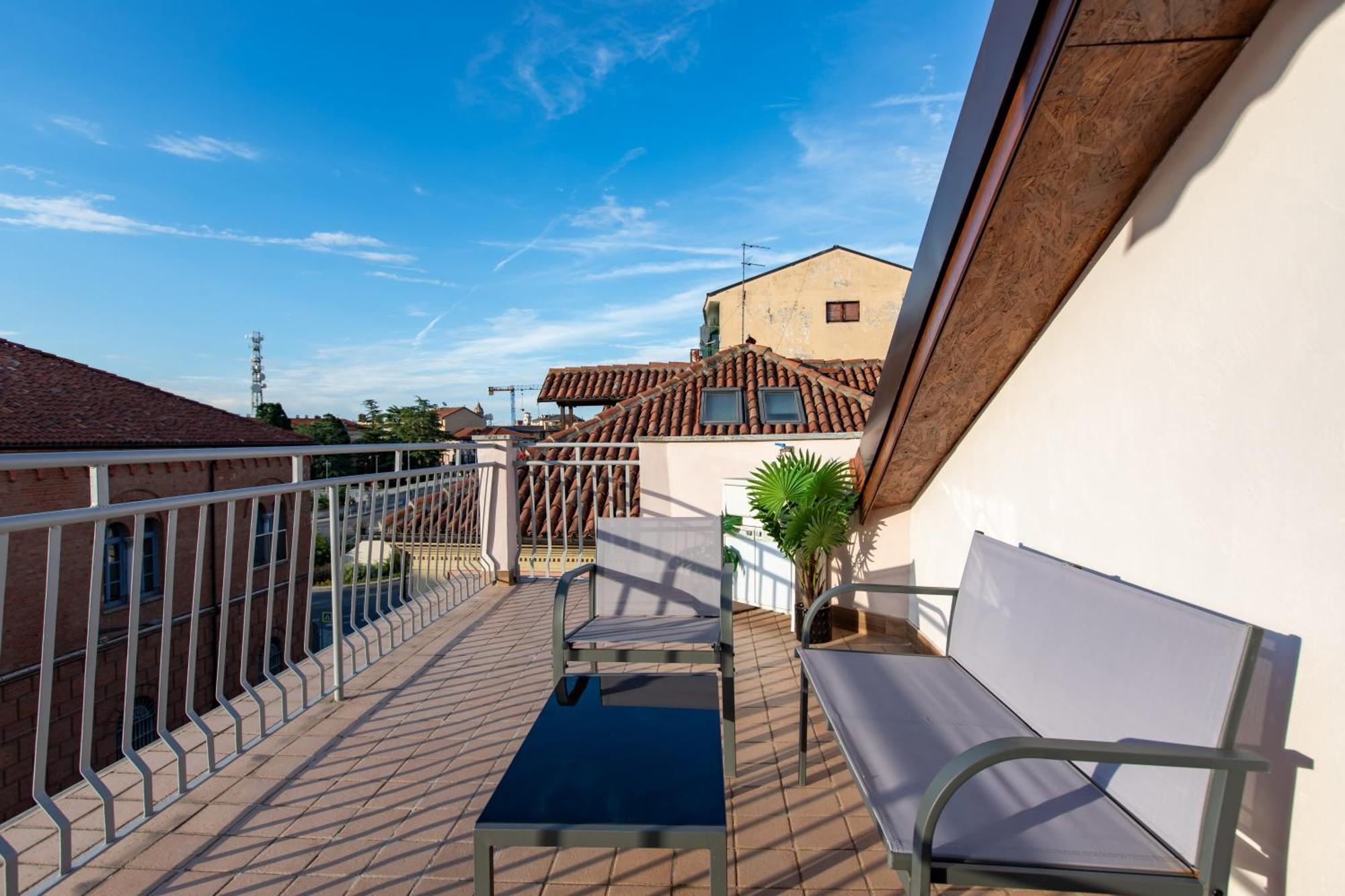 Attico Grand Terrace Apartamento Alba  Exterior foto