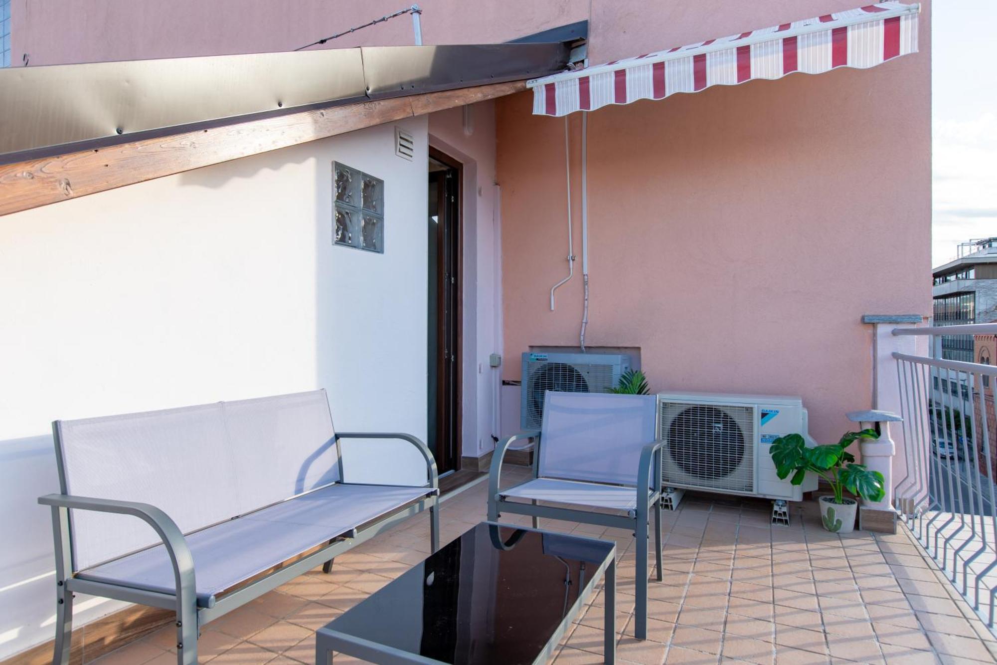 Attico Grand Terrace Apartamento Alba  Exterior foto